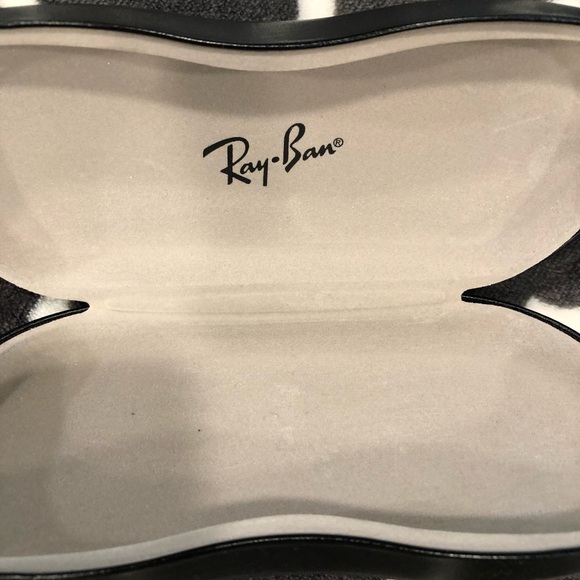 Ray Ban | Glasses Case - Picture 3 of 6